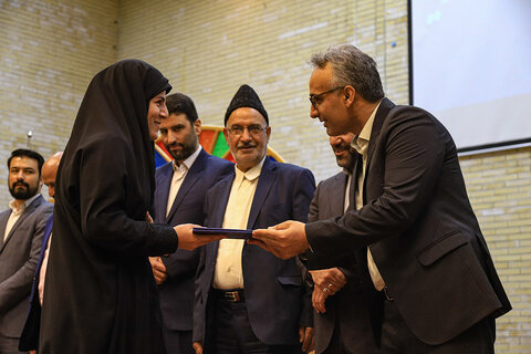 خدمترسانی کتابخانه عمومی شهدای شاهدیه با ظاهری جدید