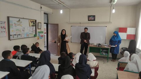 ویژه برنامه «کاروان جهادی کتابخوانی» در آذربایجانغربی برگزار شد