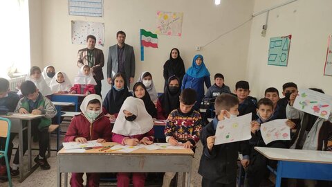 ویژه برنامه «کاروان جهادی کتابخوانی» در آذربایجانغربی برگزار شد