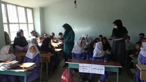 ویژه برنامه «کاروان جهادی کتابخوانی» در آذربایجانغربی برگزار شد