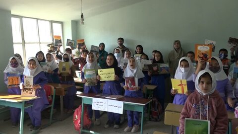 ویژه برنامه «کاروان جهادی کتابخوانی» در آذربایجانغربی برگزار شد