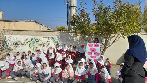 ویژه برنامه «کاروان جهادی کتابخوانی» در آذربایجانغربی برگزار شد