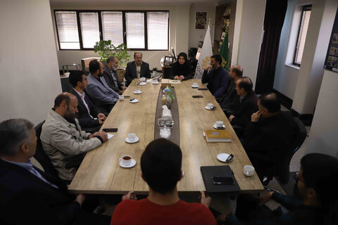 امضای تفاهمنامه همکاری اداره کل کتابخانههای عمومی با دبیرخانه کانونهای خدمت رضوی استان همدان