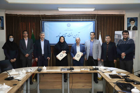 امضای تفاهمنامه همکاری اداره کل کتابخانههای عمومی و دبیرخانه شورای هماهنگی مبارزه با مواد مخدر استان همدان