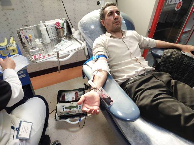 اهدای خون جمعی از کارکنان و کتابداران کتابخانههای عمومی کهگیلویه و بویراحمد