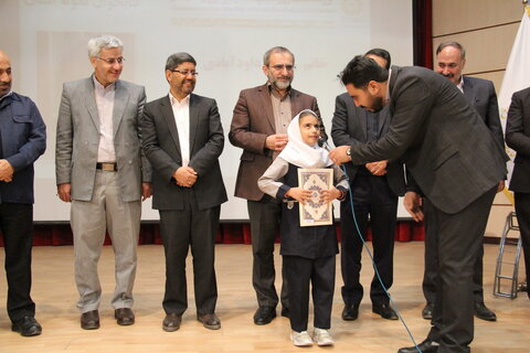 لزوم توجه به آینده حوزه کتاب و توسعه کتابخانههای دیجیتال