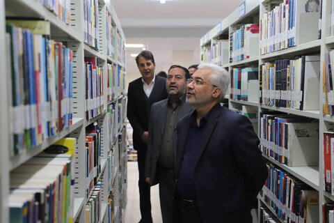 کتابخانه عمومی شهید مدنی تویسرکان همزمان با هفته کتاب بازگشایی شد