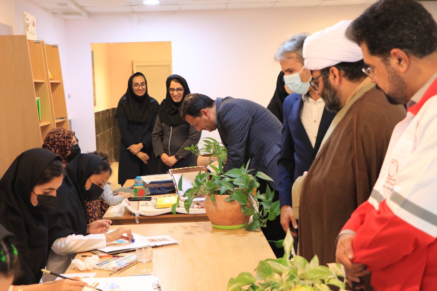 بهره گیری از ویژگیهای هنر و پیوند آن با لذت مطالعه حائز اهمیت است