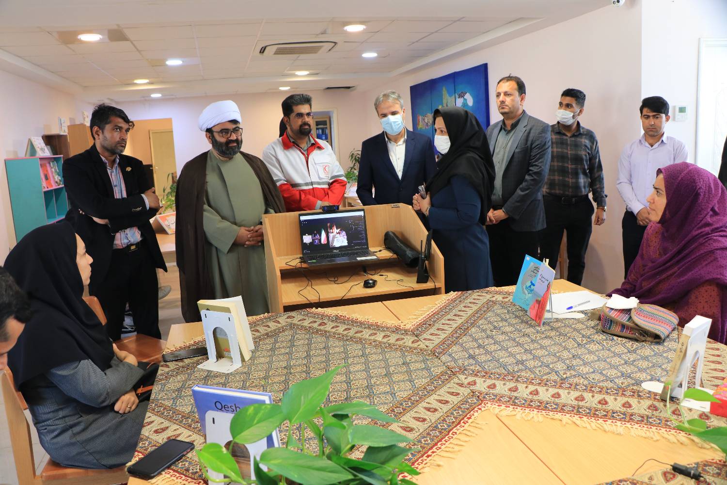 بهره گیری از ویژگیهای هنر و پیوند آن با لذت مطالعه حائز اهمیت است