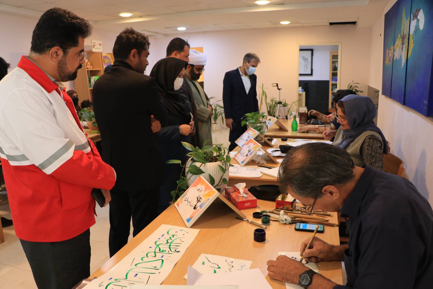 بهره گیری از ویژگیهای هنر و پیوند آن با لذت مطالعه حائز اهمیت است