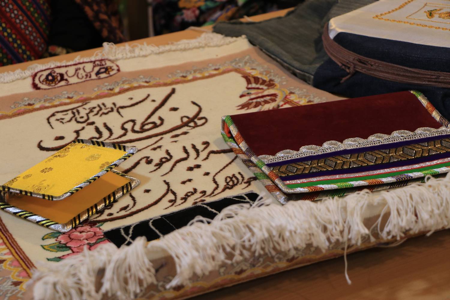 بهره گیری از ویژگیهای هنر و پیوند آن با لذت مطالعه حائز اهمیت است