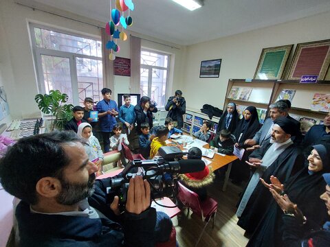 مسئولین در مسیر ترویج مطالعه و کتابخوانی باید حامی کتابخانههای عمومی باشند