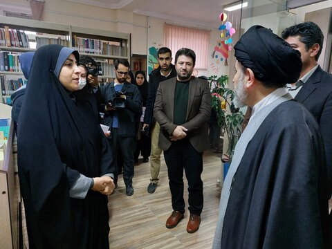 مسئولین در مسیر ترویج مطالعه و کتابخوانی باید حامی کتابخانههای عمومی باشند