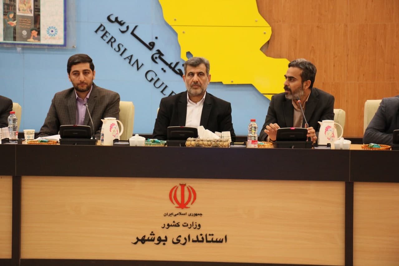 کتابخوانی، راهبردی است که میتواند بسیاری از مشکلات جامعه را حل کند