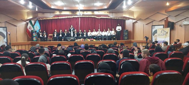 نشست نمایشنامهخوانی «خورشید حقیقت» در کتابخانه عمومی آیتالله ملک حسینی یاسوج برگزار شد