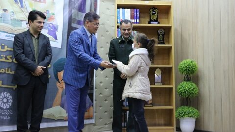 کتابداران بهترین مشاوران در مسیر کسب آگاهی هستند