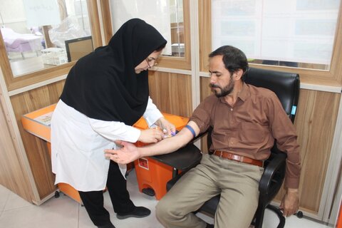 کتابداران و کارکنان کتابخانههای عمومی کرمان به پویش «کتابخون» پیوستند