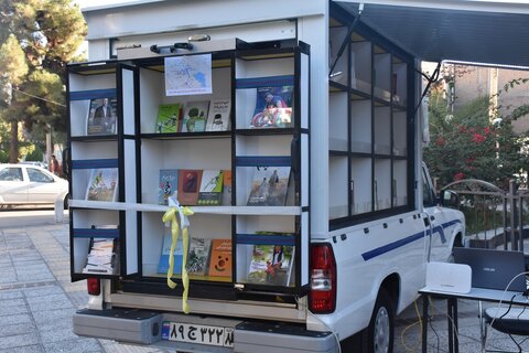 خیرین به نهضت ایجاد کتابخانه سیار در استان بپیوندند