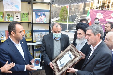 خیرین به نهضت ایجاد کتابخانه سیار در استان بپیوندند