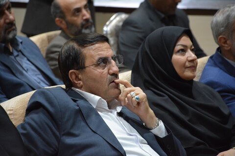 ضرورت حفظ جایگاه کتاب را در بین جوانان و خانوادهها