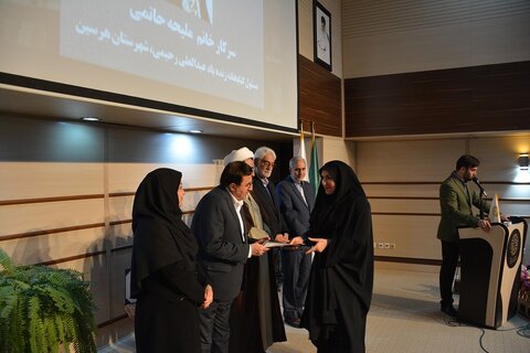 ضرورت حفظ جایگاه کتاب را در بین جوانان و خانوادهها