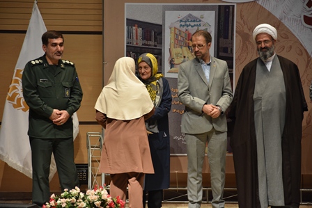 کتابخانه های عمومی یکی از شاخص های مهم رشد فرهنگی در کشور هستند