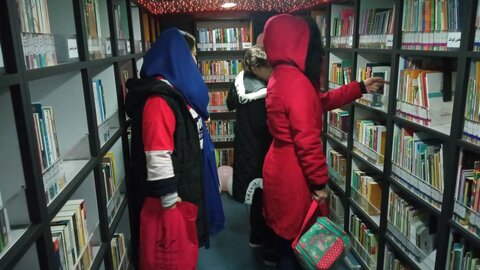 استقرار کتابخانه سیار یار مهربان ۱۰ در برج میلاد