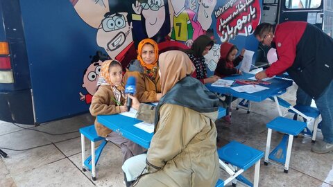 استقرار کتابخانه سیار یار مهربان ۱۰ در برج میلاد