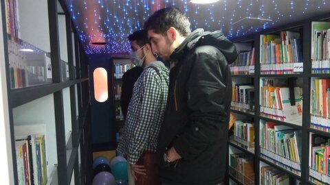 استقرار کتابخانه سیار یار مهربان ۱۰ در برج میلاد