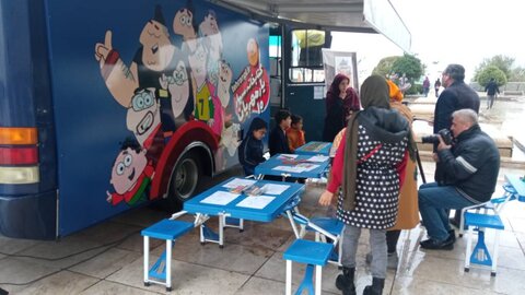 استقرار کتابخانه سیار یار مهربان ۱۰ در برج میلاد