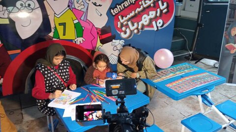 استقرار کتابخانه سیار یار مهربان ۱۰ در برج میلاد