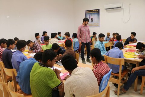 کتابدار نرمافزار فرهنگی و فکری کتابخانه است