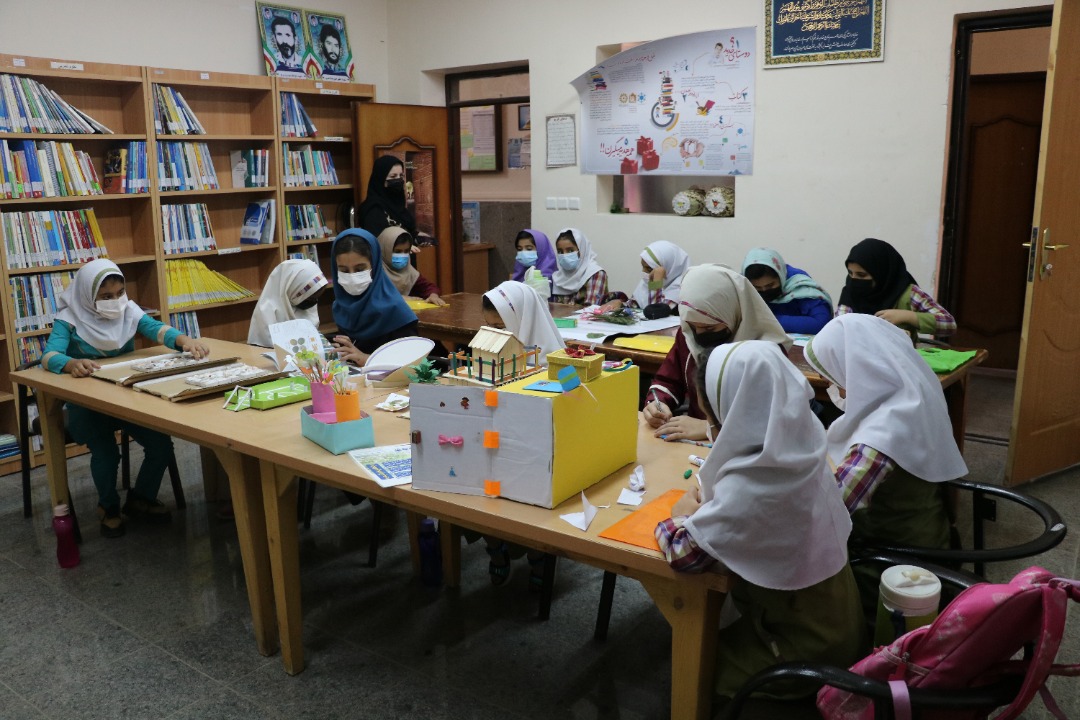 مادربزرگی که با قصههای محلیاش پای ثابت طرح «با هم بخوانیم» شد