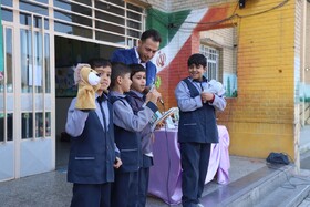 استقبال کودکان از کاروان شادی پیمایی «یار مهربان» 