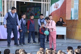 استقبال کودکان از کاروان شادی پیمایی «یار مهربان» 