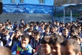 استقبال کودکان از کاروان شادی پیمایی «یار مهربان» 