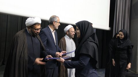 تبدیل کتابخانههای عمومی به پایگاهها فرهنگی اجتماعی با محوریت کتاب و کتابخوانی