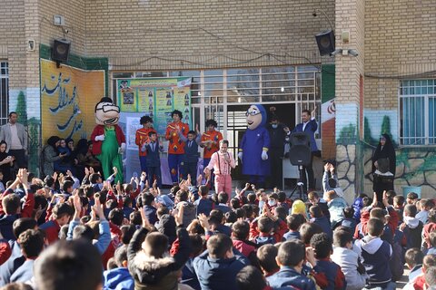 ترویج فرهنگ کتابخوانی و توسعه فرهنگ عمومی با کاروان «شادی پیمایی»