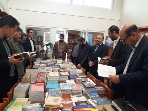 اهدای ۱۱۰۰ جلد کتاب به کتابخانههای عمومی شهرستان خداآفرین