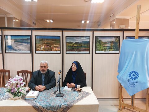 شاعران و نویسندگان زبان گویای هر قوم و ملت هستند