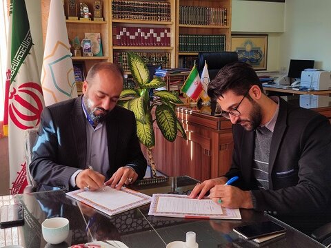 امضای تفاهمنامه ادارهکل کتابخانههای عمومی و ستاد کانونهای فرهنگی هنری مساجد استان چهارمحال و بختیاری