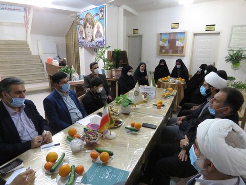 وقتی کتاب گل سرسبد دورهمیهای مردم روستای مرزون آباد بابل شد