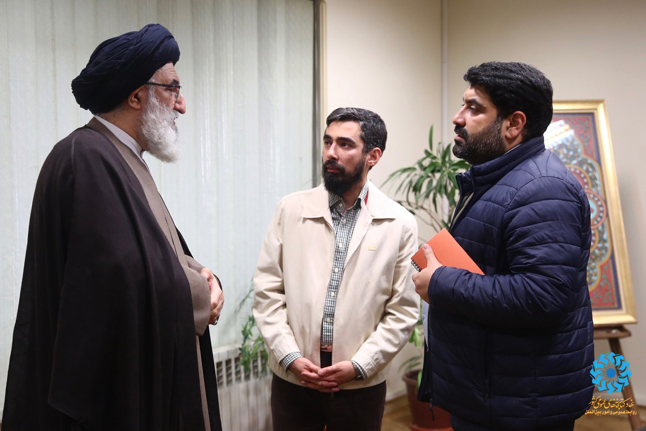 مجموعه نهاد، مجموعهای جوان، پرتلاش و خوشایده