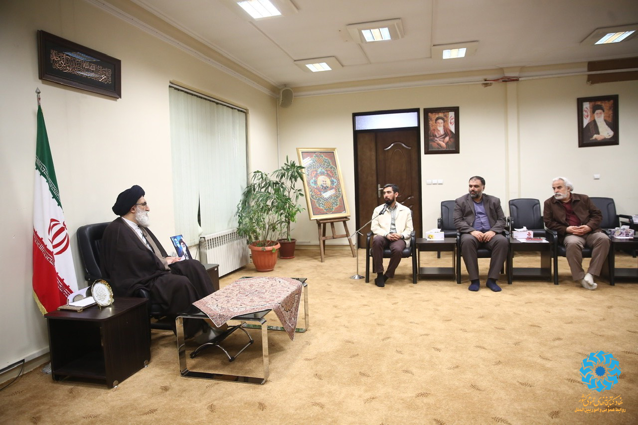 مجموعه نهاد، مجموعهای جوان، پرتلاش و خوشایده