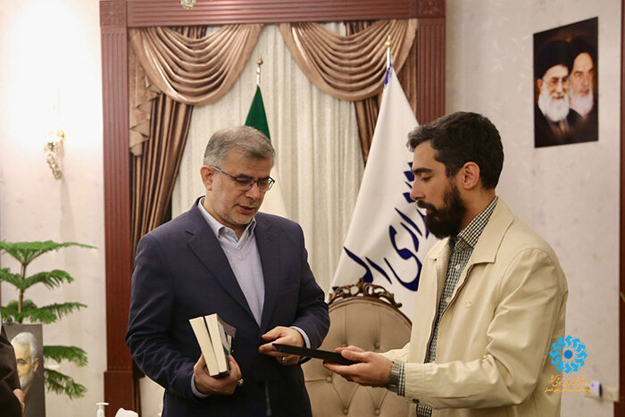 تلاش برای افزایش رفاهیت برای بهبود معیشت کتابداران/ مجموعه نهاد، مجموعهای جوان، پرتلاش و خوشایده