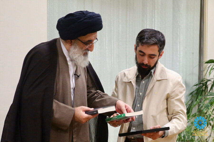 تلاش برای افزایش رفاهیت برای بهبود معیشت کتابداران/ مجموعه نهاد، مجموعهای جوان، پرتلاش و خوشایده