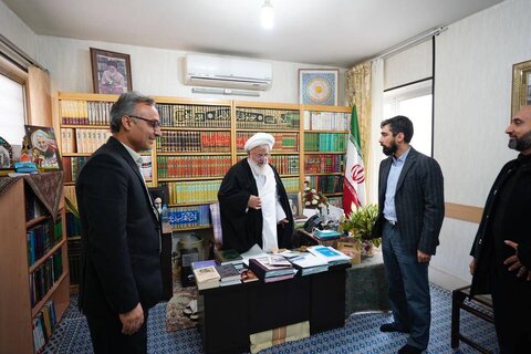 نقش کتابخانههای عمومی در نهادینه کردن خداباوری، تفکر و تعقل