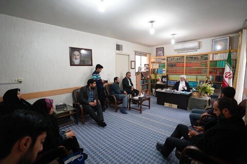 نقش کتابخانههای عمومی در نهادینه کردن خداباوری، تفکر و تعقل