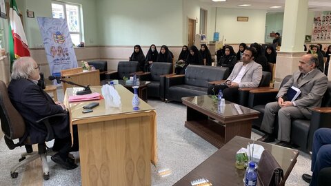 در سرودن شعر فاطمی، شناخت سیره فاطمی از منابع معتبر اسلامی اهمیت دارد