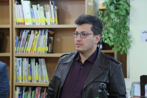 ایجاد فضای شاداب موجب افزایش روحیه و کارآیی کتابداران میشود